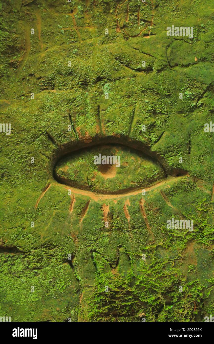 Œil gravé en calcaire Banque D'Images