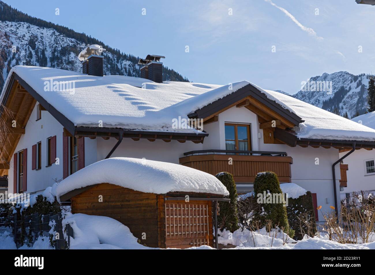 Wohnhaus, Schneebedeckt, Berge, Oberstdorf, Allgäuer Alpen Banque D'Images