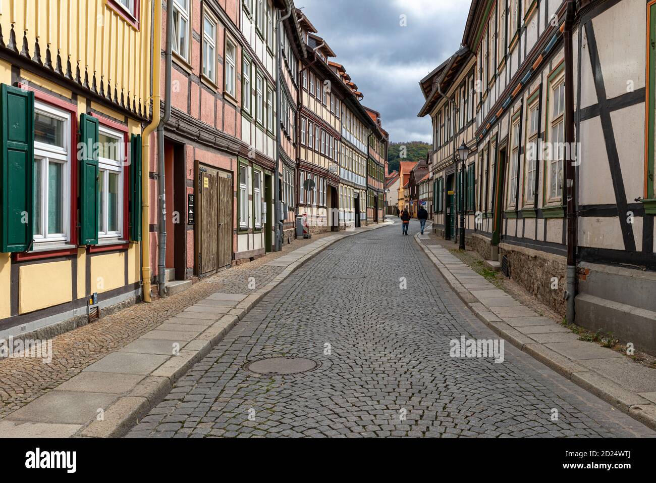 Wernigerode est une ville médiévale au pied des montagnes de Harz. Les bâtiments historiques et les rues étroites attirent les touristes toute l'année. Banque D'Images