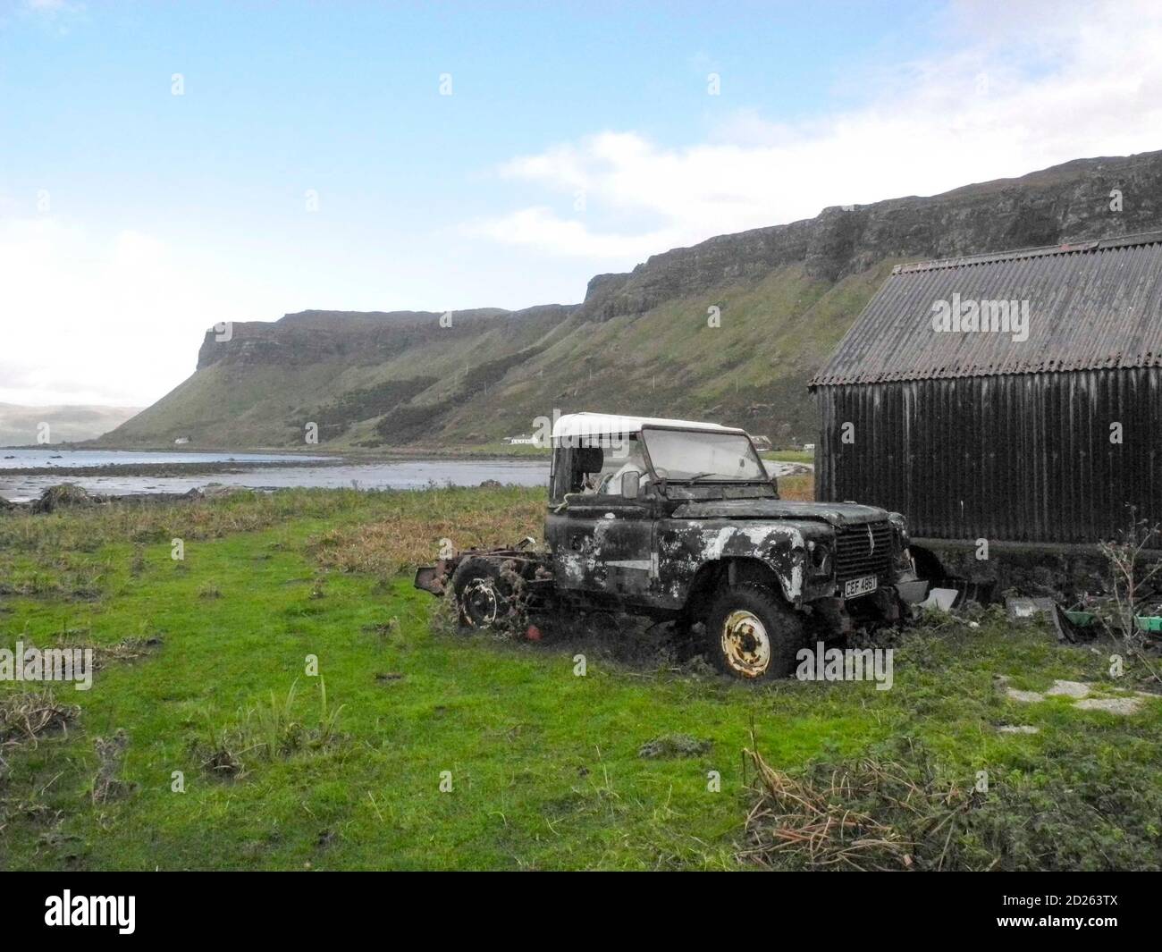 Le Land Rover britannique a passé son meilleur sur les rives de L'île de Mull dans les Highlands écossais Banque D'Images