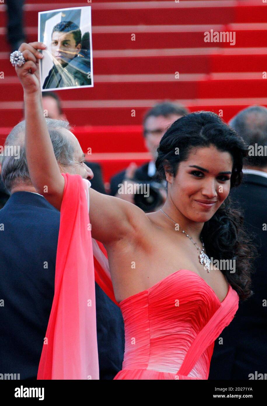 Sabrina Ouazani Yasmine Belmadi Sabrina Ouazani, membre du casting, a une photo de Yasmine Belmadi, un  acteur décédé dans un accident de la route en 2009, arrive sur le tapis  rouge pour la projection du film