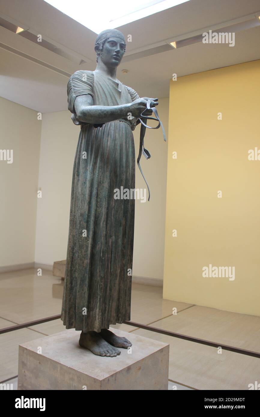 Iniochos , la célèbre statue de la 5ème Colombie-Britannique , char de Delphes en Grèce Banque D'Images