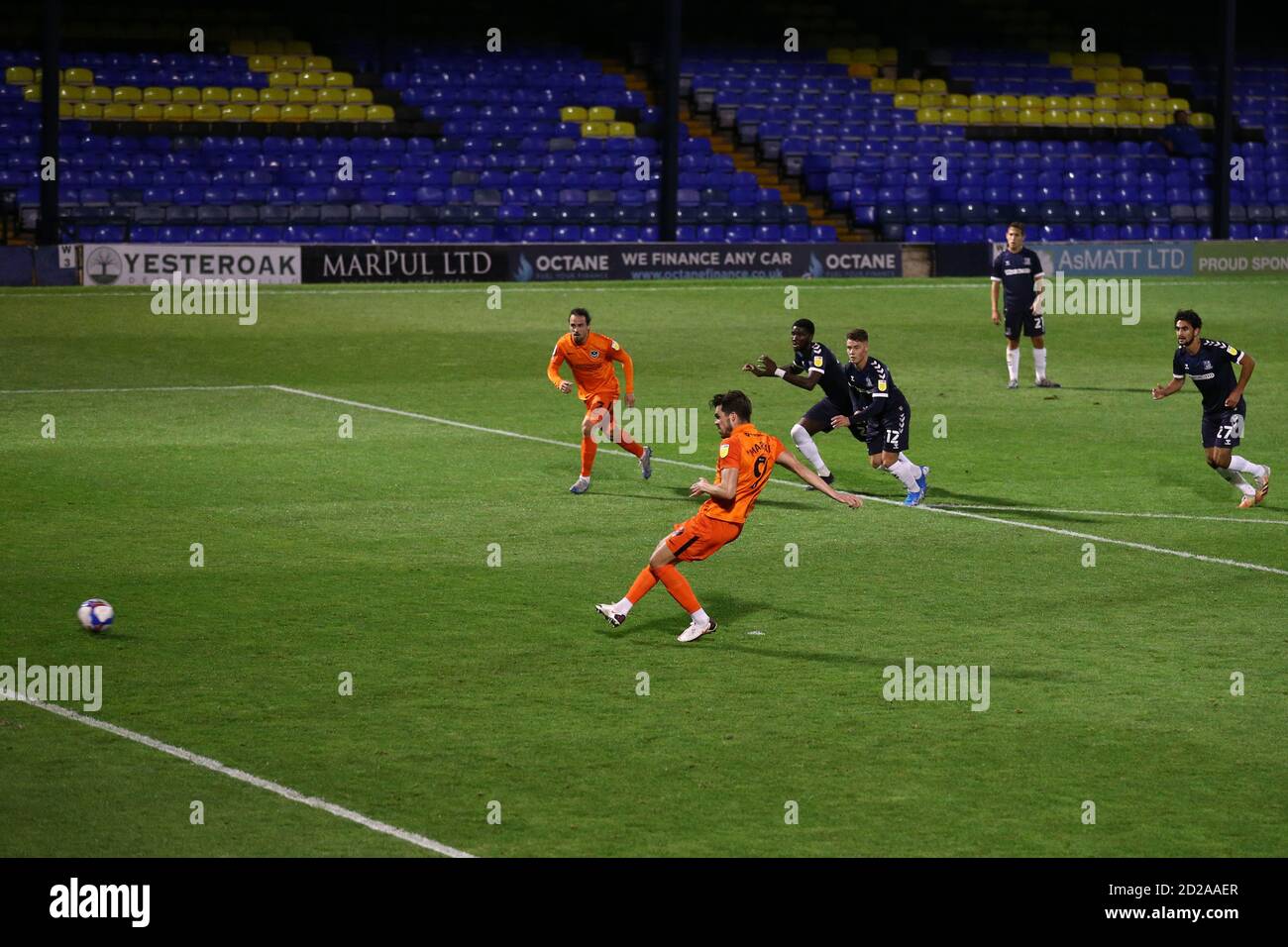 SOUTHEND ON SEA, ANGLETERRE. 06E OCT 2020 John Marquis de Portsmouth marquant son premier but d'équipe lors du match de Trophée EFL entre Southend United et Portsmouth à Roots Hall, Southend, le mardi 6 octobre 2020. (Credit: Jacques Feeney | MI News) Credit: MI News & Sport /Alay Live News Banque D'Images