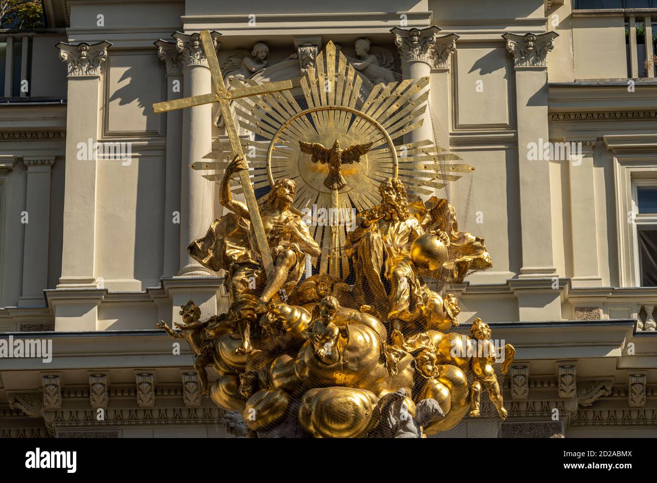 Goldene Spitze der Wiener Pestsäule, Wien, Österreich, Europa | Golden Top of the Plague Column, Vienne, Autriche, Europe Banque D'Images