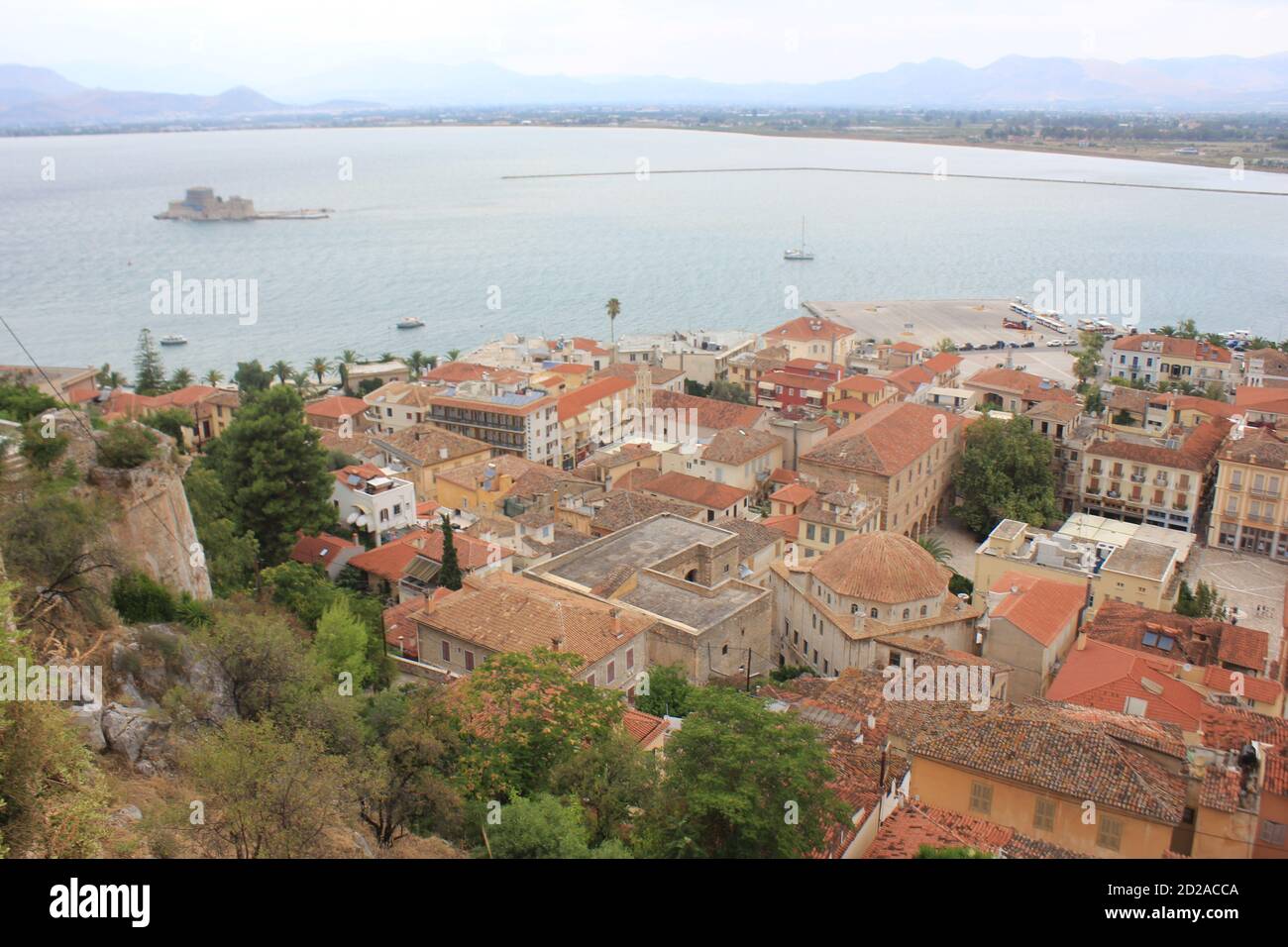 Vue panoramique sur la ville de Nafplio depuis la citadelle d'Akronafplia Banque D'Images