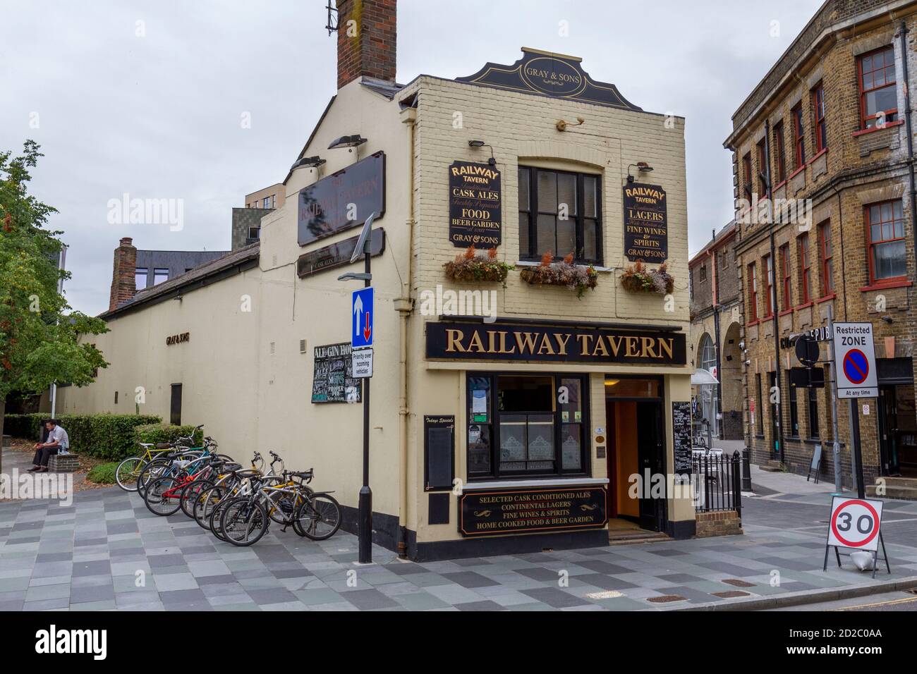 La maison publique de Railway Tavern sur Duke Street à Chelmsford, Essex, Royaume-Uni. Banque D'Images