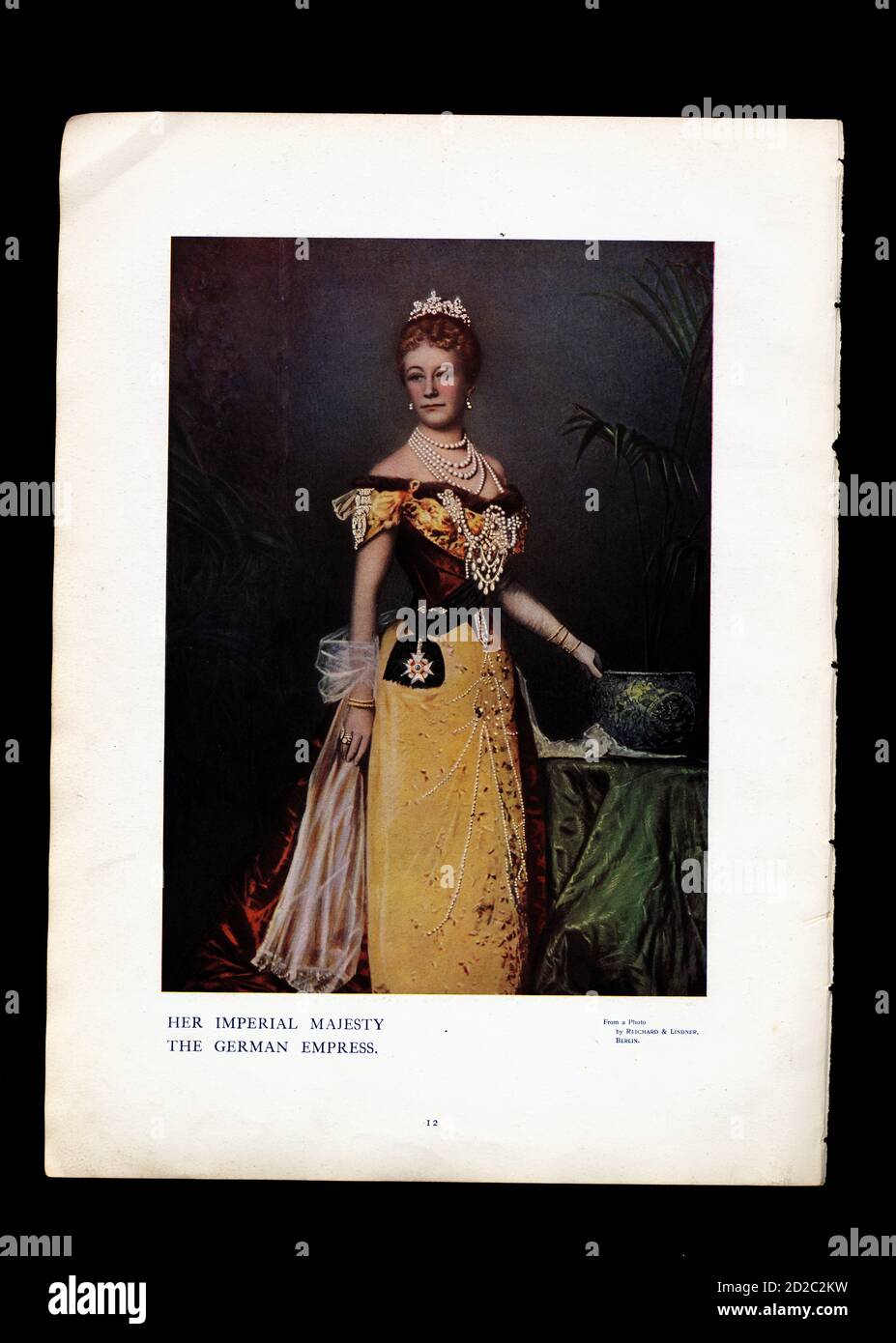 Portrait chromolithographique d'Augusta Victoria du Schleswig-Holstein (22 octobre 1858 – 11 avril 1921). Elle a été la dernière impératrice allemande et reine de Banque D'Images