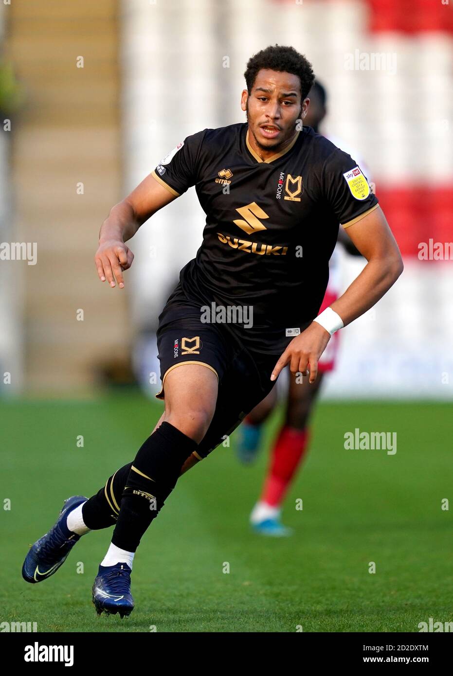 Sam Nombe de Milton Keynes lors du match de Trophée de l'EFL au stade Lamex, Stevenage. Banque D'Images