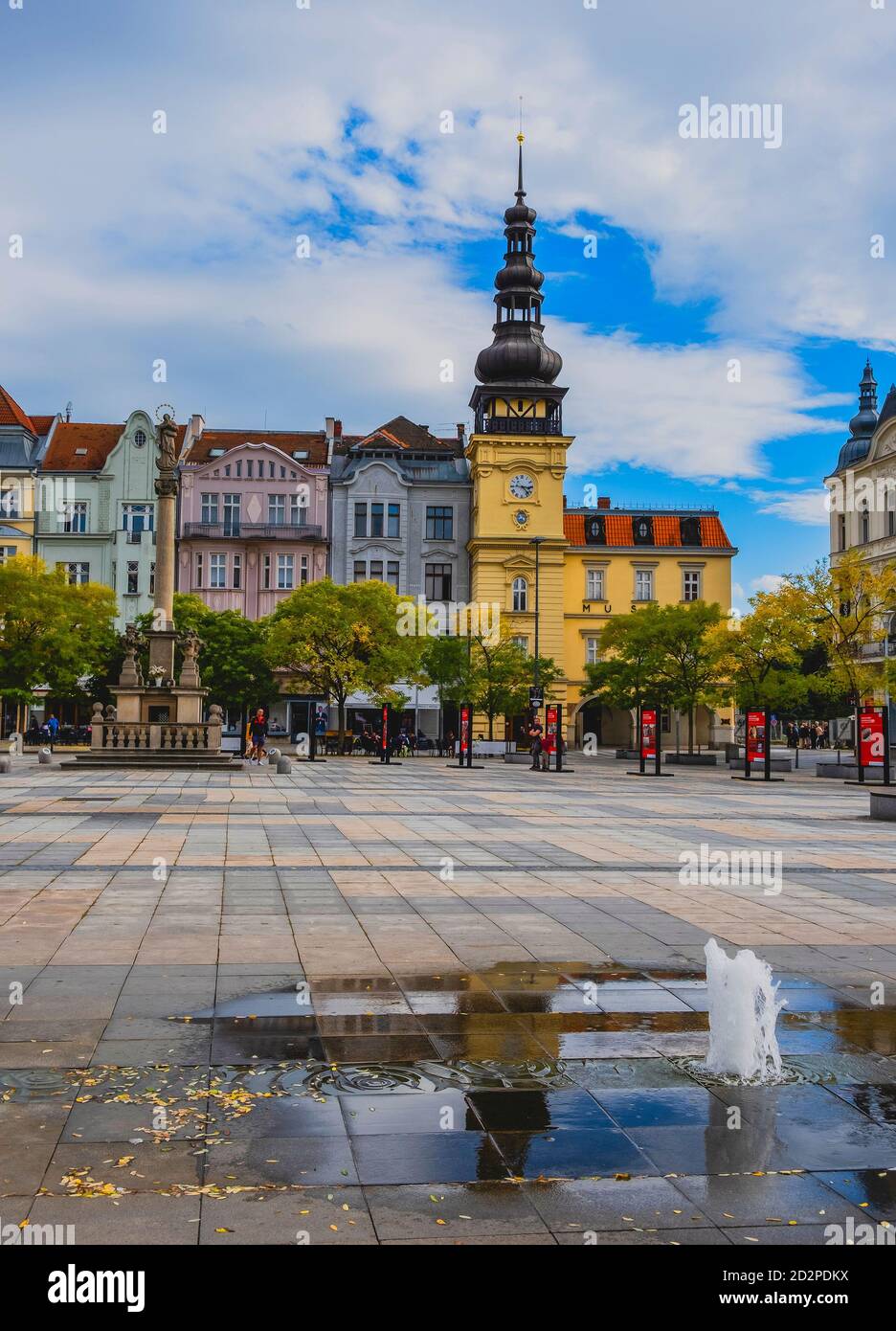 OSTRAVA / RÉPUBLIQUE TCHÈQUE - 29 SEPTEMBRE 2019 : place centrale de la ville d'Ostrava - place Masaryk Banque D'Images