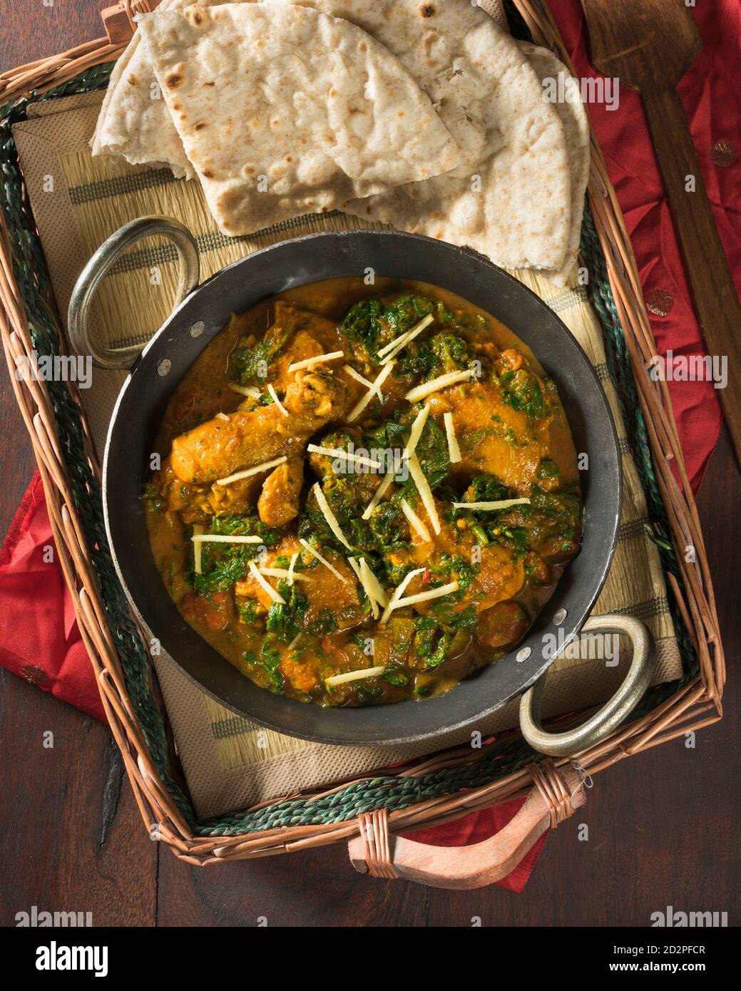 Palak murgh. Curry de poulet et d'épinards. Inde alimentaire Banque D'Images