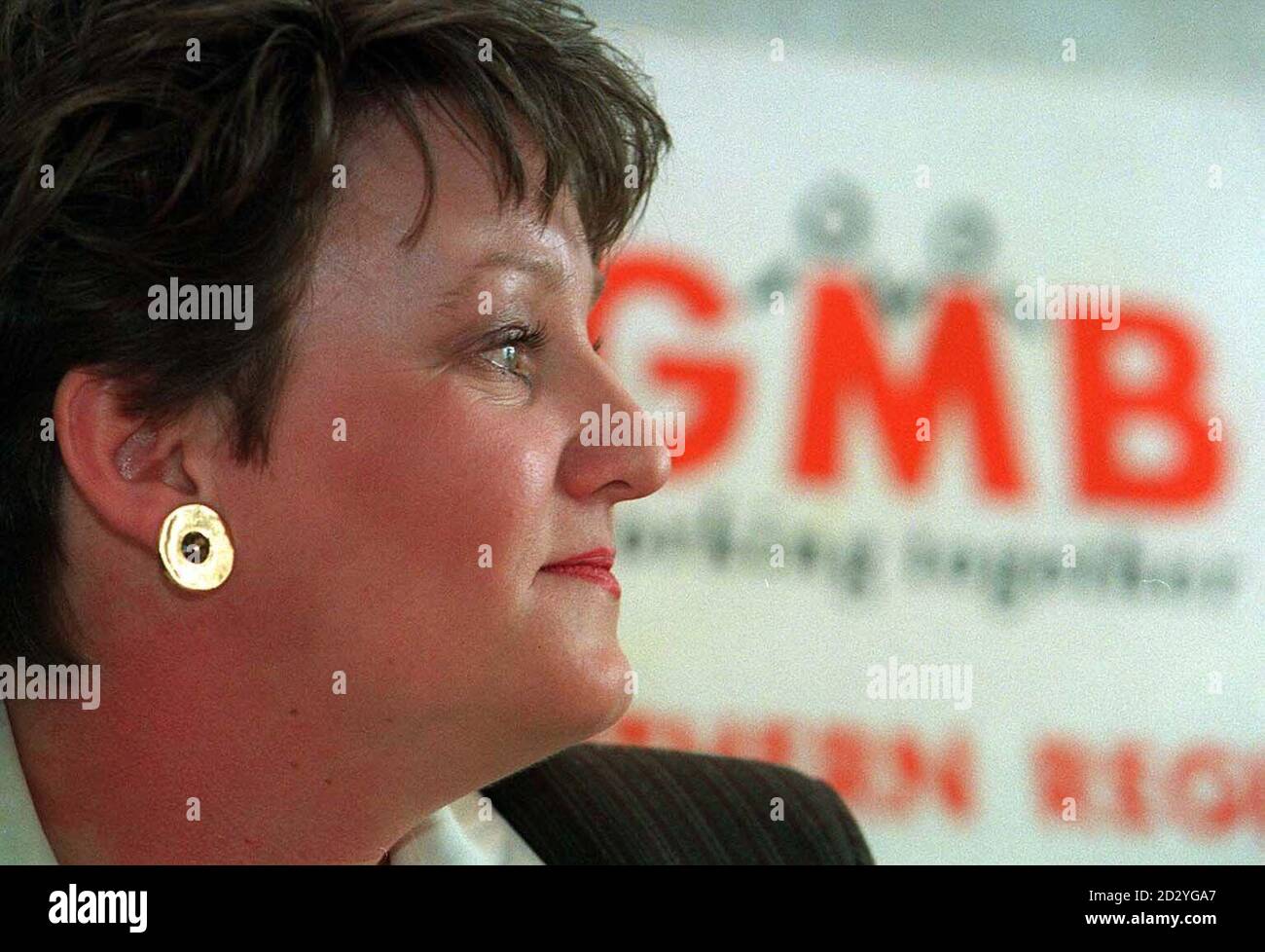 Janet Leese, une employée occasionnelle à temps partiel qui a été soutenue par le syndicat géant GMB après qu'elle a été refusée à un contrat de travail par National Power au motif qu'elle n'a pas travaillé pour eux directement, célèbre sa victoire à l'hôtel Copthorne de Newcastle ce matin (vendredi). L'affaire test de Mme Leese a entraîné une percée majeure dans le droit de l'emploi lorsque deux juges de la Cour d'appel ont convenu qu'elle avait un contrat de travail et qu'elle était donc admissible aux indemnités de vacances, aux indemnités de maladie, au congé de maternité légal et qu'elle devrait être couverte par la Loi sur la protection de l'emploi. Voir PA Story COURTS JO Banque D'Images