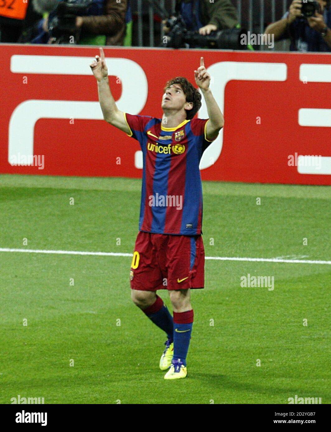 Lionel Messi de Barcelone célèbre le deuxième but de son côté Banque D'Images