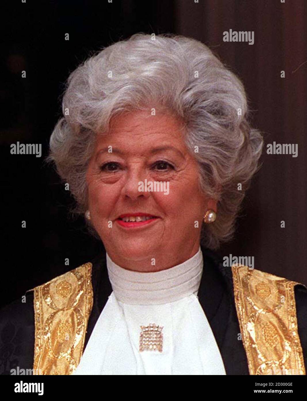 27 AVRIL : ce jour en 1992, les communes ont élu Betty Boothroyd Président de la Chambre des communes. Elle est devenue la première femme à parler depuis 700 ans. Président de la Chambre des communes Betty Boothroyd. * 1/10/98 célèbre son 69e anniversaire 8 octobre 1998. *21/10/00 le Conseil Sandwell a révélé qu'il avait des plans pour mettre en place un musée en l'honneur de Miss Boothroyd, qui a atteint un profil global pour ses efforts pour maintenir l'ordre parmi les députés indisciplinés. Banque D'Images