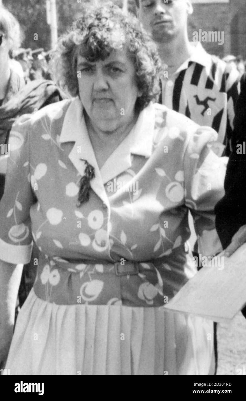 Filer non daté de Dorothy Harris. Les détectives d'aujourd'hui (jeudi) creusaient des landes autour des bunkers de la première Guerre mondiale sur l'île de Man dans le cadre d'une enquête majeure sur des dizaines de morts soudaines sur l'île. Dans une enquête conjointe avec la police du Lancashire, les détectives ont commencé à chercher des preuves à Mull Hill, près de Cregneash. Un homme est apparu lundi devant les magistrats à Blackpool, accusé de la mort de Dorothy Harris, 68 ans, qui est mort dans une maison incendiée à Ballasalla, sur l'île de Man, en février 1996. À la suite de leurs enquêtes à la suite de décès semblables à Blackpool et sur l'île de Man Detect Banque D'Images