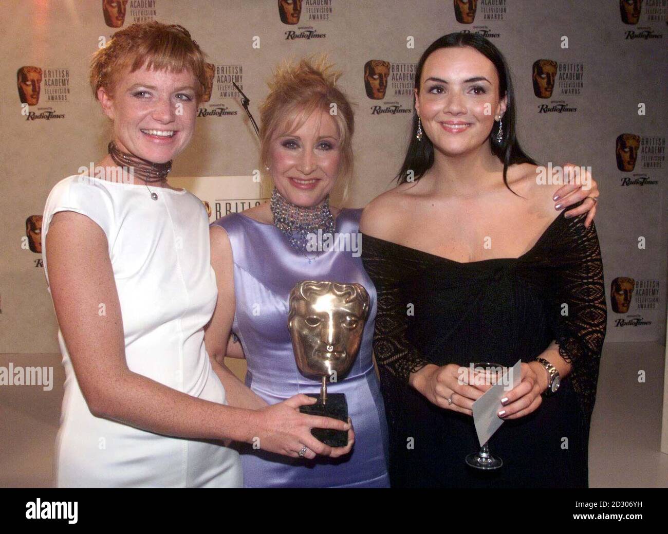 EastEnders membres passés et présents de la troupe (gauche - droite) Patsy Palmer, Carol Harrison et Martine McCutcheon aux British Academy Television Awards à l'hôtel Grosvenor House de Londres. Banque D'Images