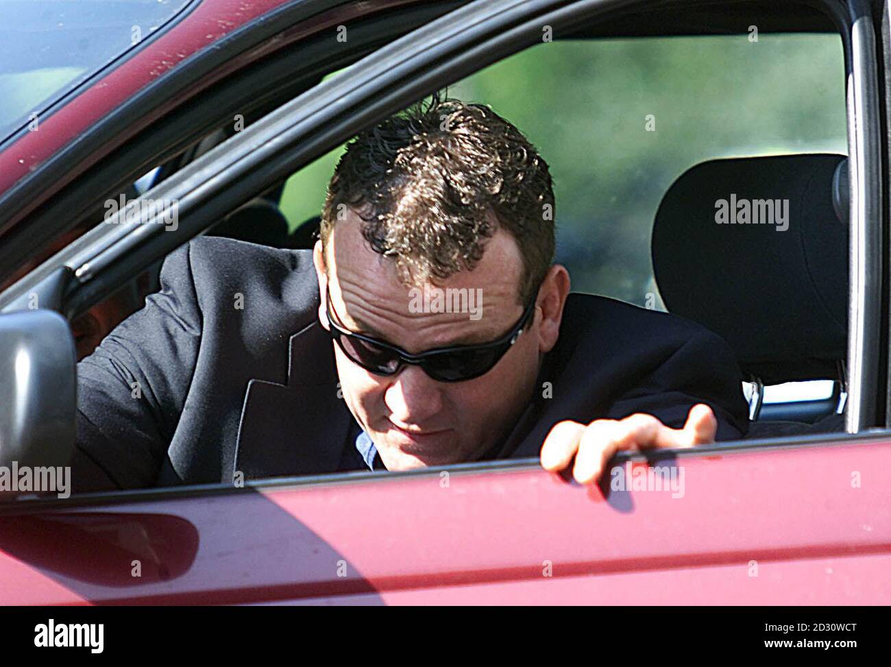 Brett Sinkinson, joueur de l'Union internationale de rugby du pays de Galles, arrive à l'International Rugby Board de Dublin. Les chefs de rugby gallois et écossais répondront aux accusations selon lesquelles ils ont mis sur le terrain des joueurs inéligibles au niveau international. * les stars du pays de Galles Shane Howarth et Brett Sinkinson les prop David Hilton, né en Nouvelle-Zélande et en Écosse, ont été convoqués pour assister à une audience disciplinaire nommée par l'International Rugby Board. Banque D'Images