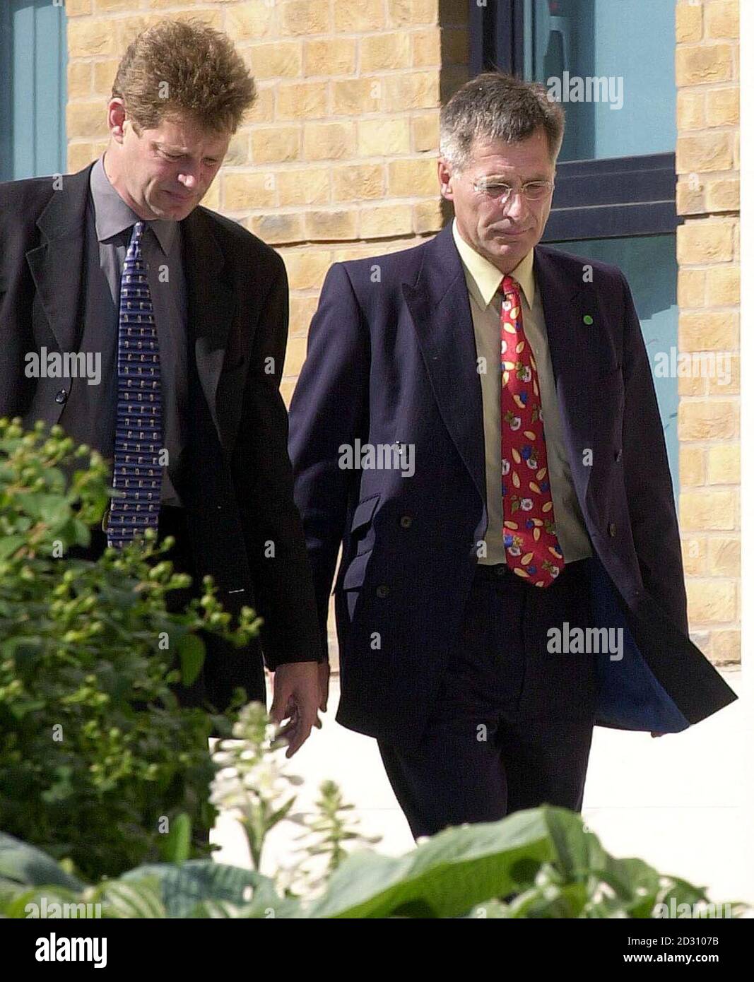 L'ancien ministre conservateur Rod Richards (R) arrive à la Cour de la Couronne de Kingston. Richards, 53 ans, qui a démissionné de son poste de chef du groupe conservateur à l'Assemblée galloise, refuse une accusation d'avoir causé des lésions corporelles graves à Cassandra Melvin, âgée de 23 ans. Banque D'Images