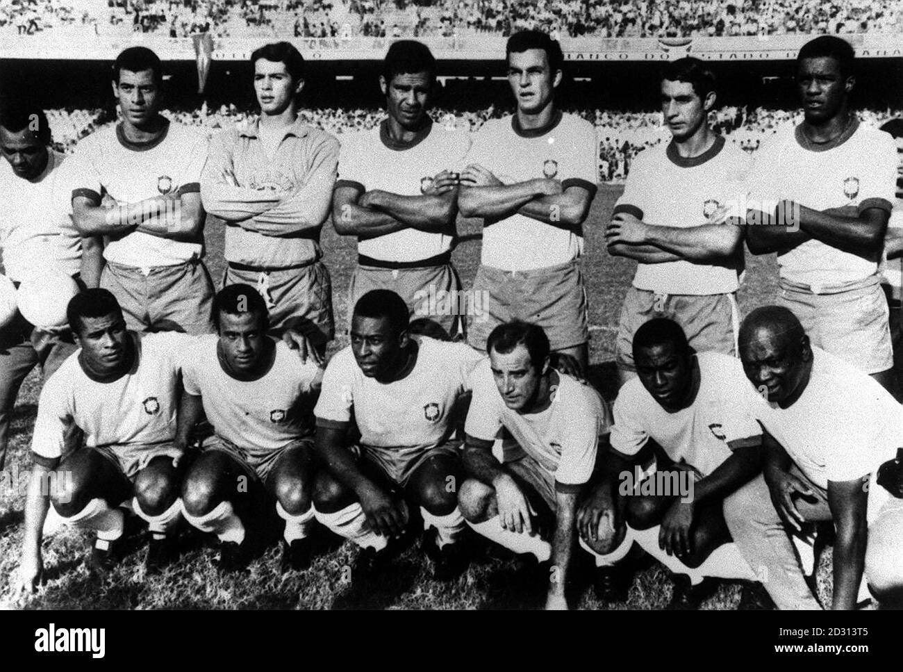 Une équipe internationale de football du Brésil: Debout de gauche à droite: Carlos, Alberto, Leao, Brito, Fontana, Piazza, Marcos et Antonio. Ci-dessous : Jairzinho, Direfu, Lopez, Pele, Gerson et Edu Banque D'Images