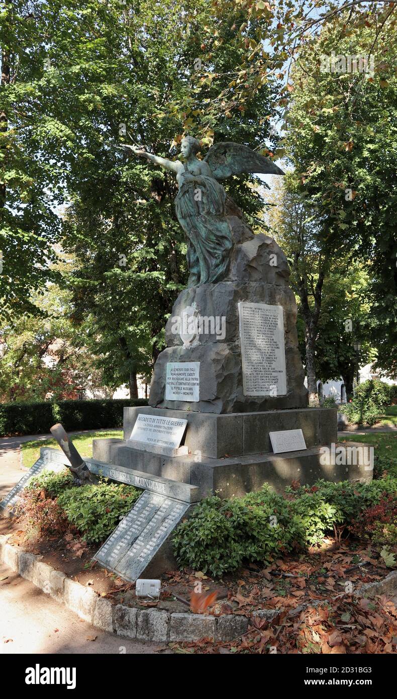 Nusco - Monumento ai Caduti à Villa Comunale Banque D'Images