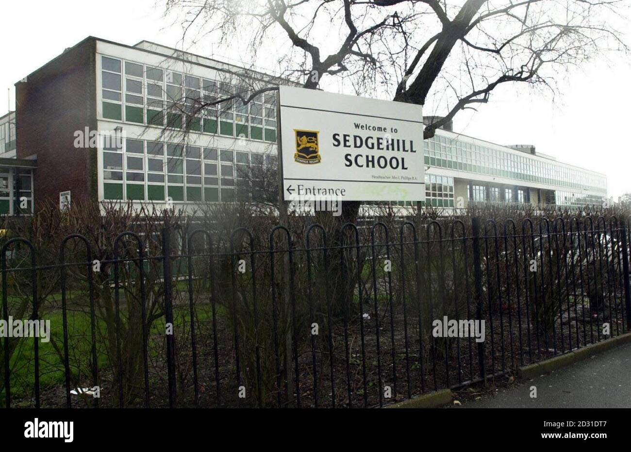 Sedgehill School à Catford, dans le sud de Londres, où le directeur-enseignant adjoint Patrick Stack, 45 ans, a été trouvé pendu dans un bâtiment de garage. Stack, qui a reçu le MBE par la Reine pour son travail remarquable, a été décrit comme un enseignant respecté et talentueux. * qui a consacré beaucoup de son temps libre à son travail. Banque D'Images