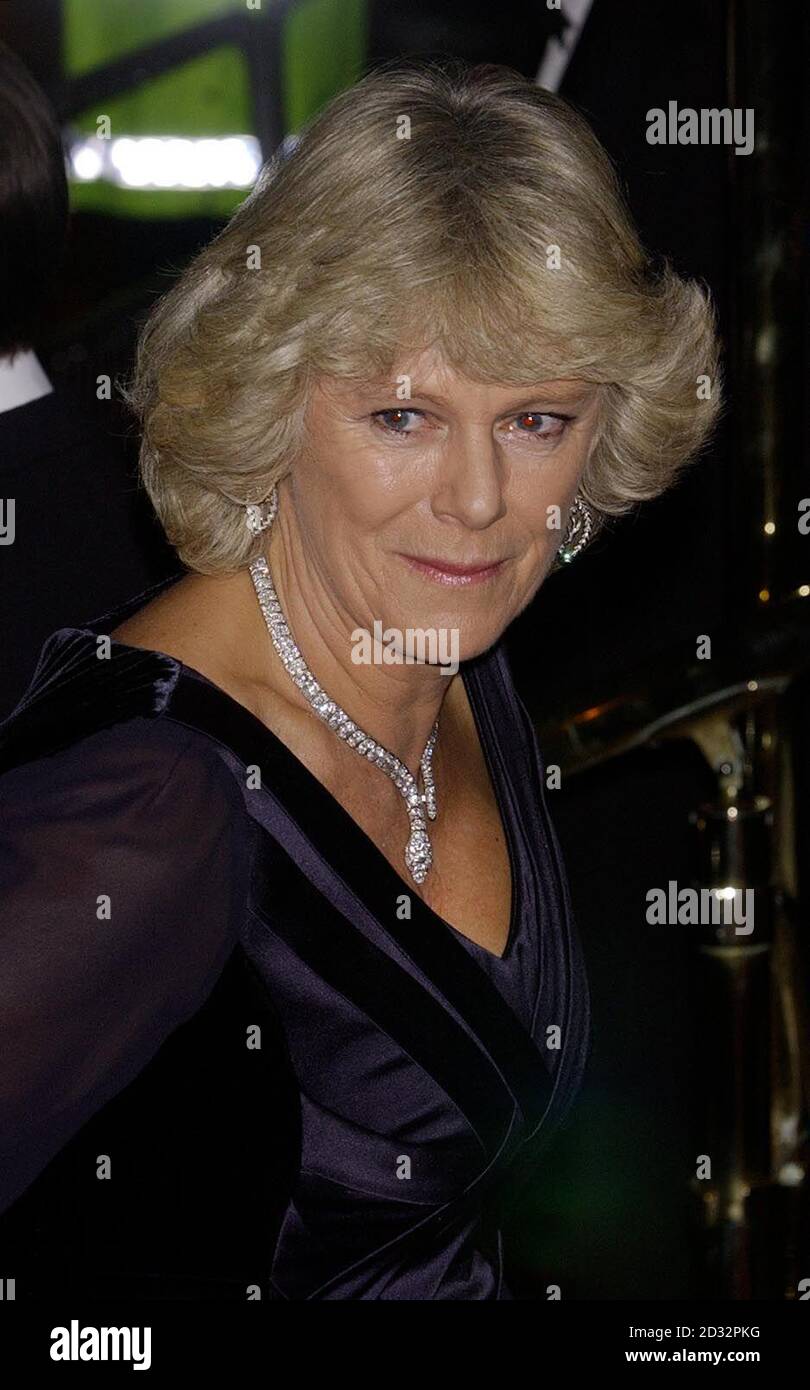 Camilla Parker Bowles arrive à une réception privée organisée par la Reine. L'événement au Ritz Hotel de Londres a été de remercier la famille et les amis de la Reine pour leur aide pendant l'année du Jubilé d'or. Banque D'Images