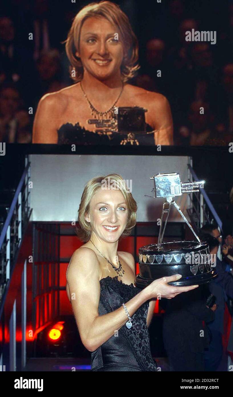 L'athlète Paula Radcliffe a reçu le prix de personnalité sportive de l'année de la BBC au BBC TV Center de Wood Lane, à l'ouest de Londres. Banque D'Images