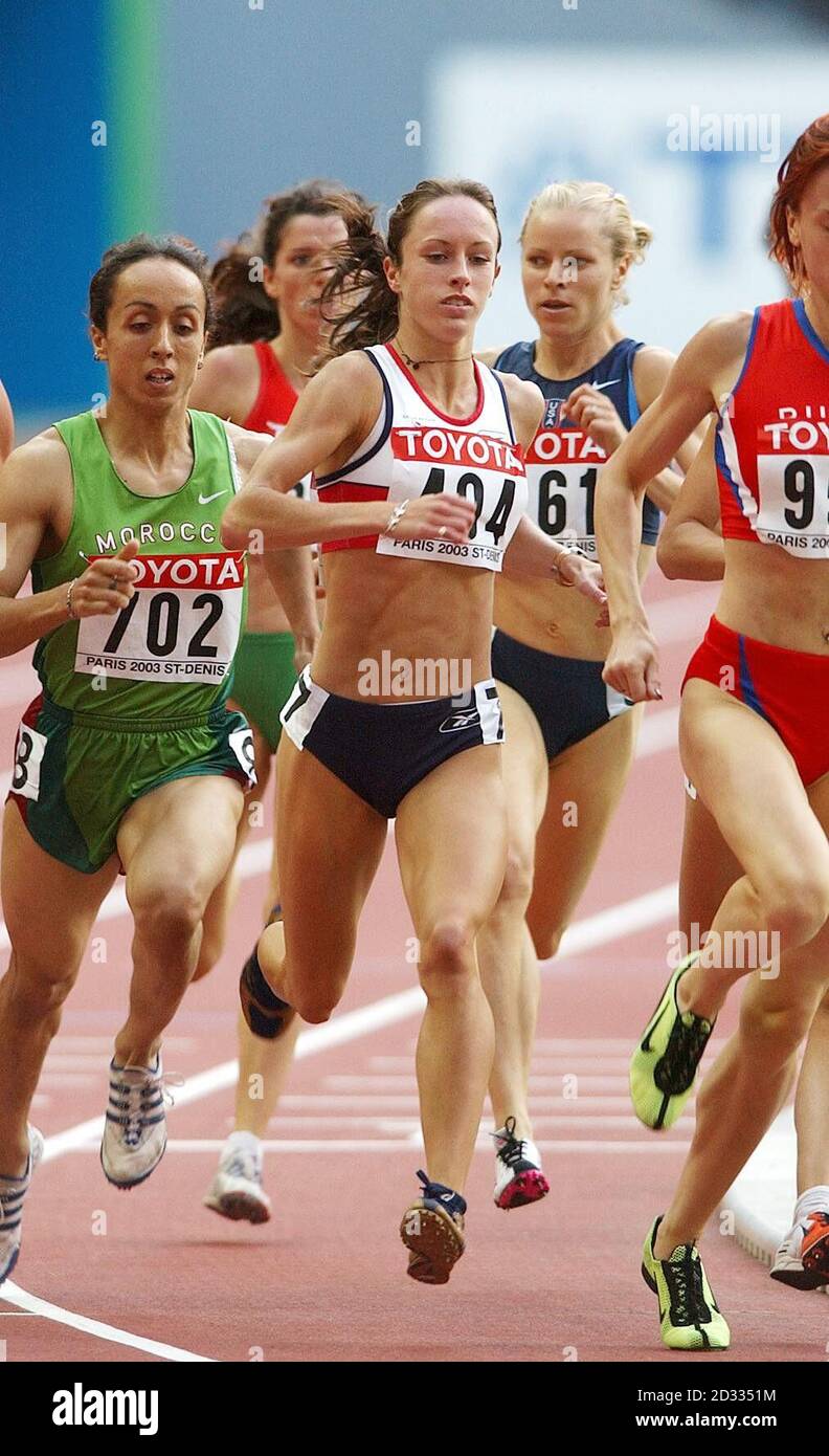 Charlotte Moore, en Grande-Bretagne, est à l'épreuve de chaleur du 800m féminin, aux Championnats du monde d'athlétisme de l'IAAF à Paris. Banque D'Images