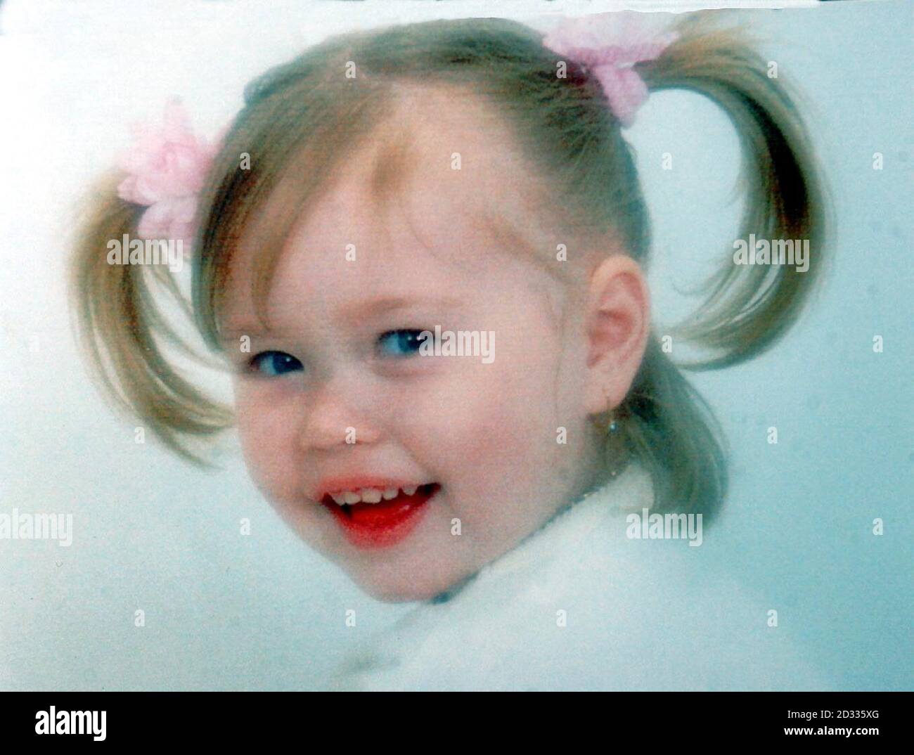 Aisha Khan Qui S Est Noyee Dans Un Bain Alors Que Sa Gardienne D Enfants S Assit Et A Regarde Un Film De Jim Carrey Earl Allen A Frappe L Enfant De Trois Ans De Son