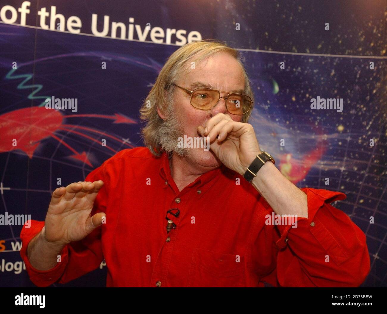 Le professeur Colin Pillinger est le scientifique principal du projet Beagle 2 Mars, déçu après avoir entendu les nouvelles qu'aucun contact n'avait été reçu de Beagle 2 de Mars, à l'Open University de Camden, au nord de Londres. Banque D'Images