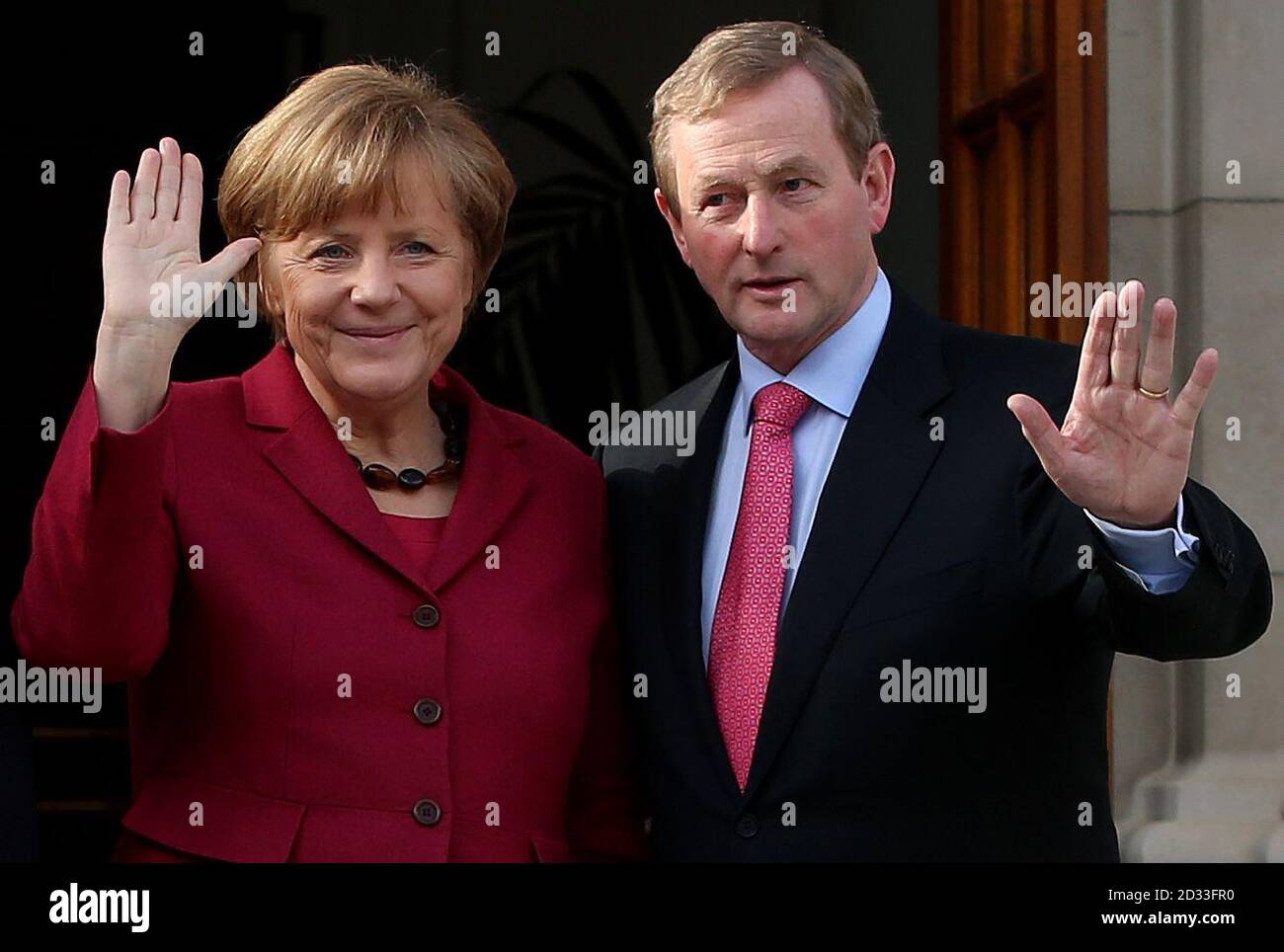 La chancelière allemande Angela Merkel et Taoiseach Enda Kenny arrivent aujourd'hui à Dublin pour une conférence de presse. Banque D'Images