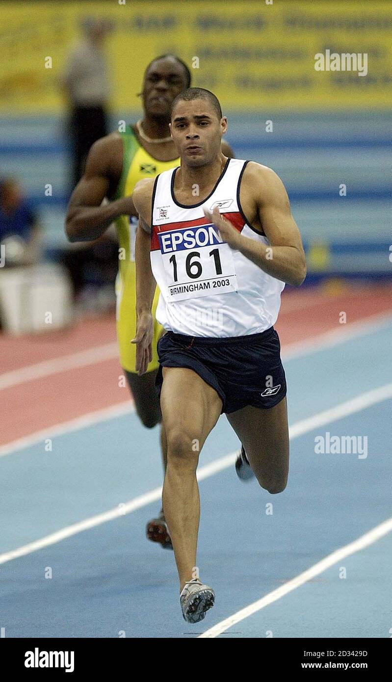 Jason Gardener remporte sa demi-finale de 60 mètres au 9ème Championnat du monde en salle à la NIA, Birmingham. Banque D'Images