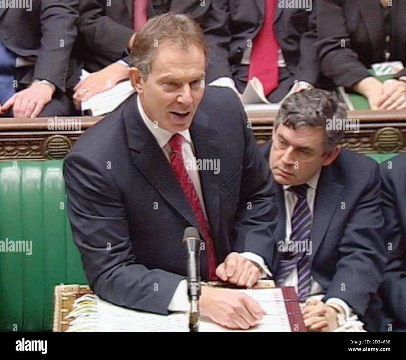Le premier ministre britannique Tony Blair pendant les questions du premier ministre à la Chambre des communes, à Londres Banque D'Images