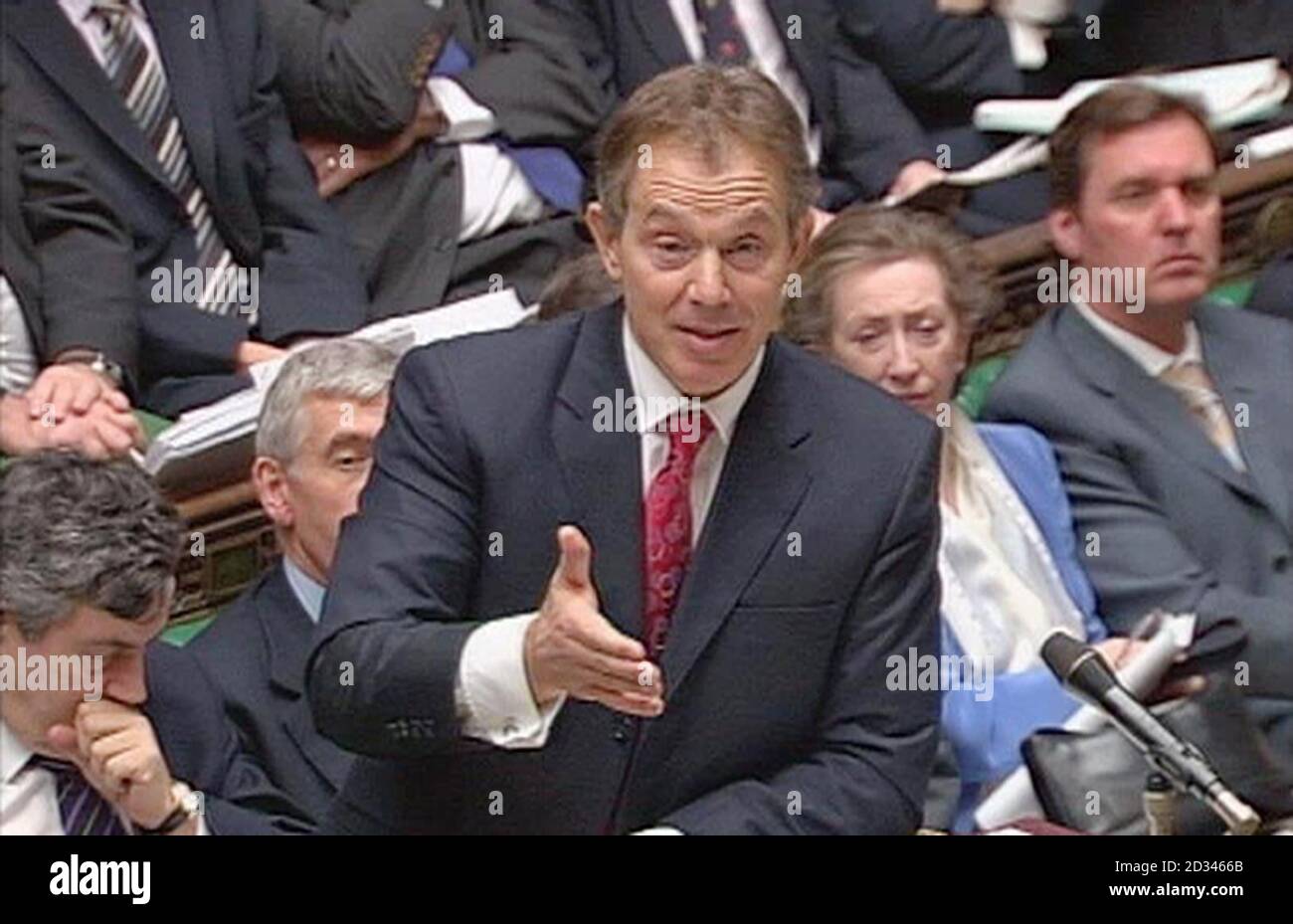 Le premier ministre britannique Tony Blair pendant les questions du premier ministre à la Chambre des communes, à Londres Banque D'Images