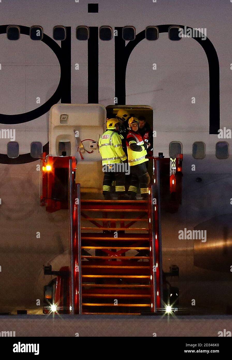 Le vol VS43, un avion jumbo Boeing 747, en direction de Las Vegas, après être revenu à l'aéroport de Gatwick lorsque l'avion a développé une défaillance du train d'atterrissage. Banque D'Images