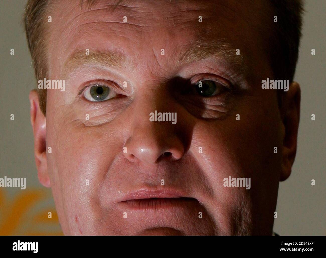 Charles Kennedy, chef des libéraux démocrates, s'exprimant lors d'une conférence de presse lors du lancement du manifeste familial du parti. Il s'est engagé à garantir aux parents 170 £ par semaine pendant six mois après la naissance de leur premier enfant. Les chiffres des libéraux démocrates disent que ce serait une augmentation de l'alternative actuelle de la maternité statutaire, qui, selon le parti, a été actuellement fixé à 102 GBP par semaine. Banque D'Images