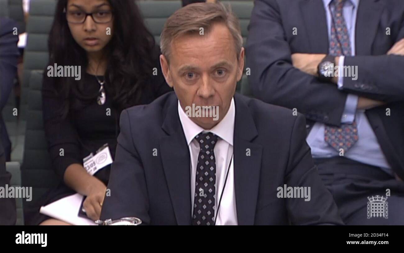 Chris Harris, directeur immobilier du Groupe Arcadia Group, s'adresse au Comité des affaires de la Chambre des communes lors de son interrogatoire des dirigeants d'Arcadia sur l'effondrement du BHS à la Maison Portcullis, à Londres. Banque D'Images