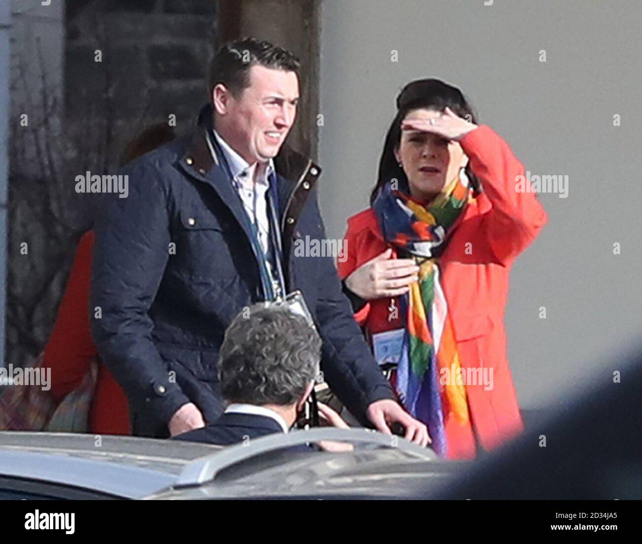 Donegal garda Keith Harrison à Leinster House à Dublin comme le juge nommé à une enquête publique sur une prétendue campagne de frottis contre le Sergent Maurice McCabe devrait avoir le pouvoir d'enquêter sur les allégations d'abus d'autres dénonciateurs de garda, a déclaré le Taoiseach. Banque D'Images