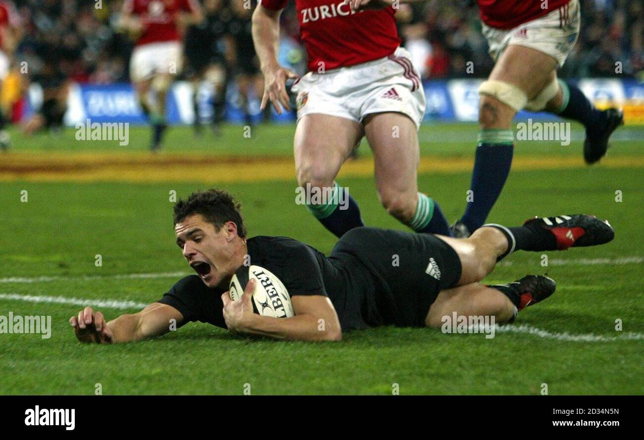 DaN carter en Nouvelle-Zélande en action lors du match des Lions britanniques et irlandais de la Nouvelle-Zélande à Wellington. Banque D'Images