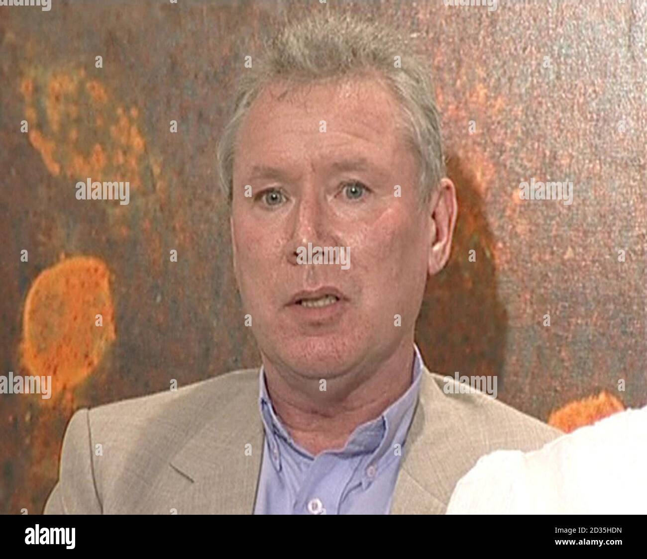 Capture vidéo de Francis Sweeney lors d'une conférence de presse à Londres, pour les familles d'otages détenues en Irak. Banque D'Images
