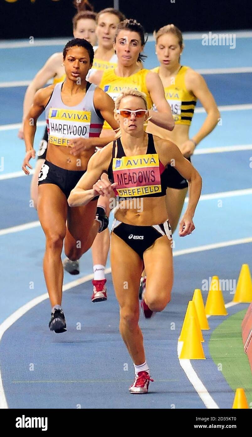 Jenny Meadows sur le chemin d'une victoire facile dans la finale de 800 m de Womens lors des épreuves mondiales d'Aviva et des championnats du Royaume-Uni à l'Institut anglais du sport, Sheffield. Banque D'Images