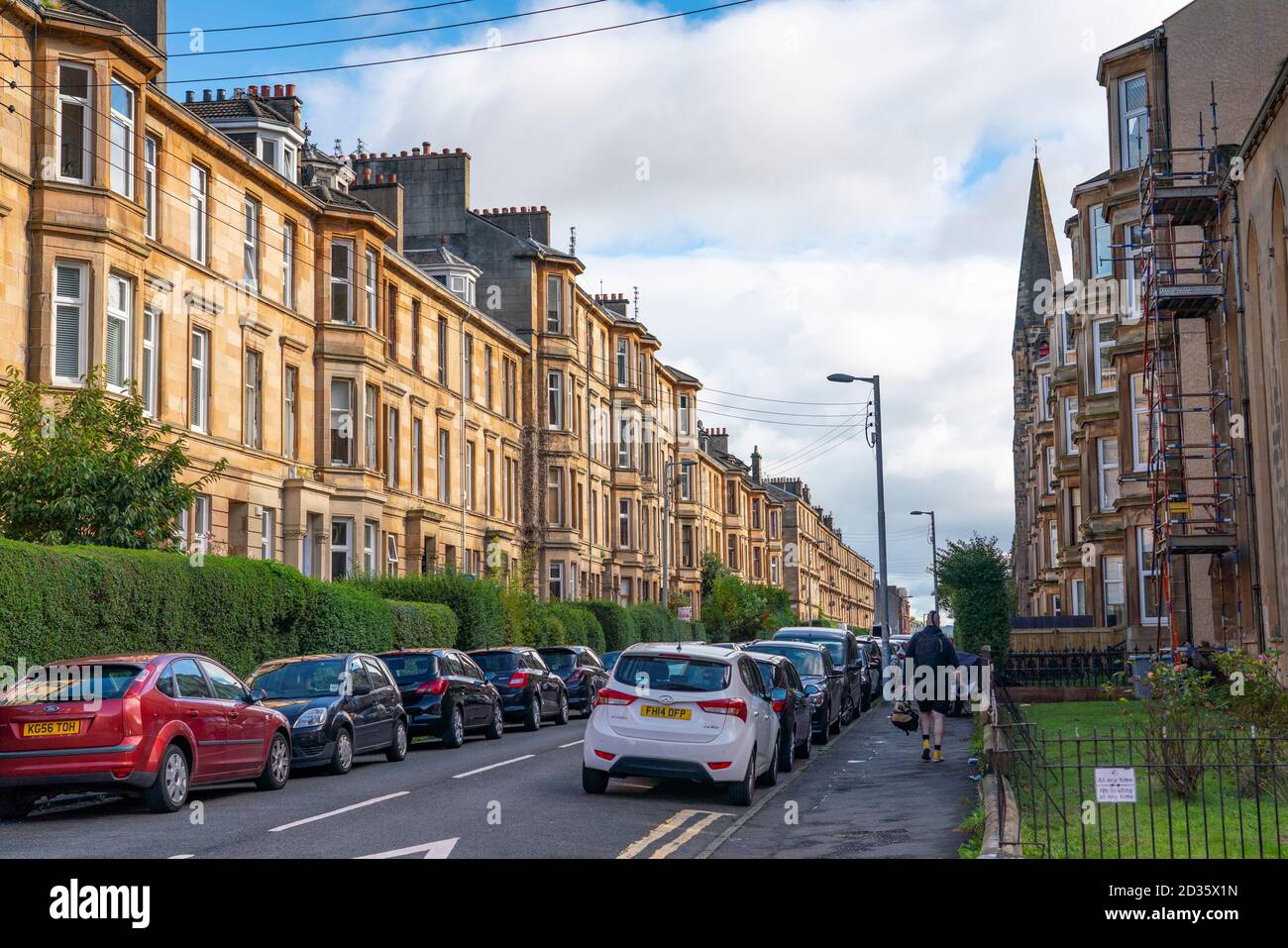 Glasgow, Écosse, Royaume-Uni. 7 octobre 2020. Le magazine Time Out a nommé Dennistoun dans l'East End de Glasgow comme l'un des quartiers les plus cool du monde. Photo : immeubles d'appartements Tenement dans la rue résidentielle de Dennistoun Iain Masterton/Alay Live News Banque D'Images