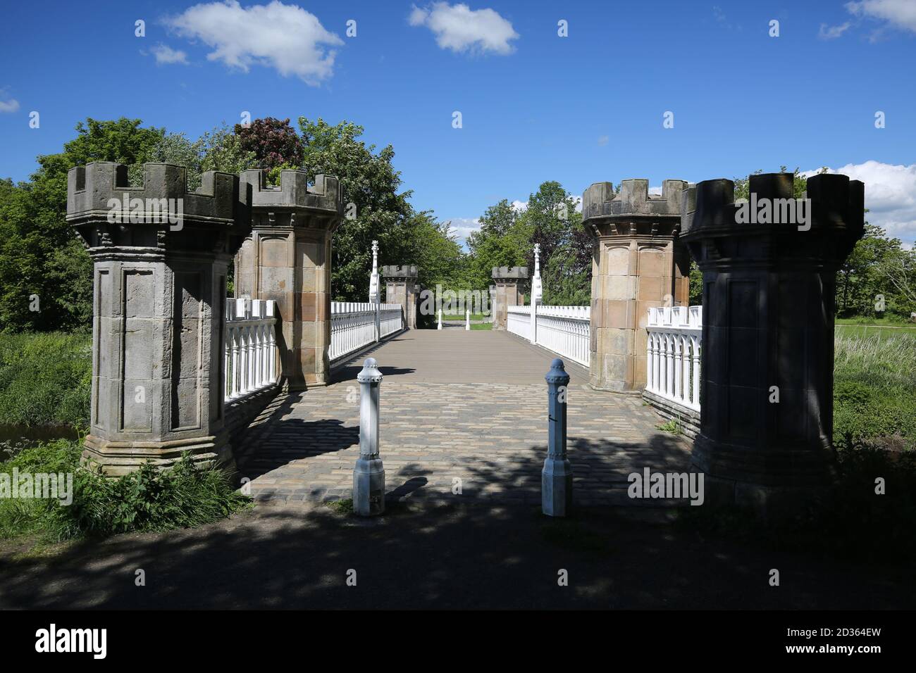 Tournoi Bridge, Eglington Country Park Irvine, Écosse Mai 2019 le Eglinton Tournament Bridge est un pont situé dans le parc national d'Eglinton Banque D'Images