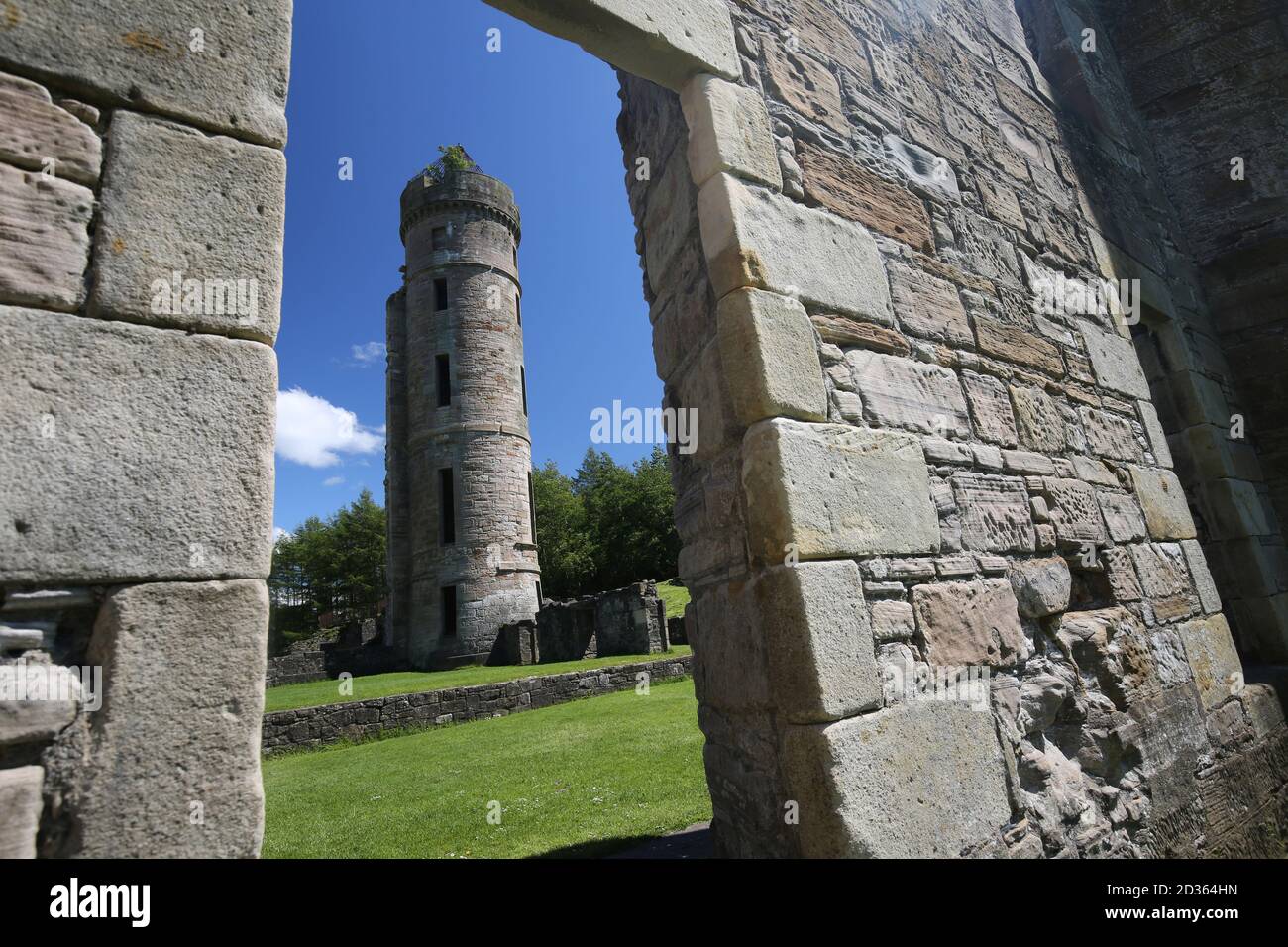 Irvine mai 2019. Eglington Castle, Eglington Country Park Irvine.les ruines d'un grand manoir gothique à créneaux à Kilwinning, North Ayrshire, Scotl Banque D'Images