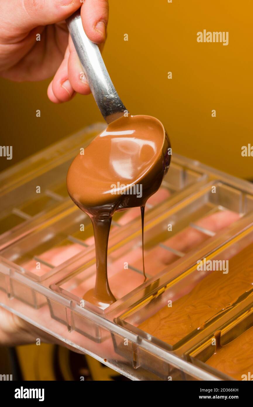 Ingrédients pour la préparation de la barre de chocolat artisanale Banque D'Images