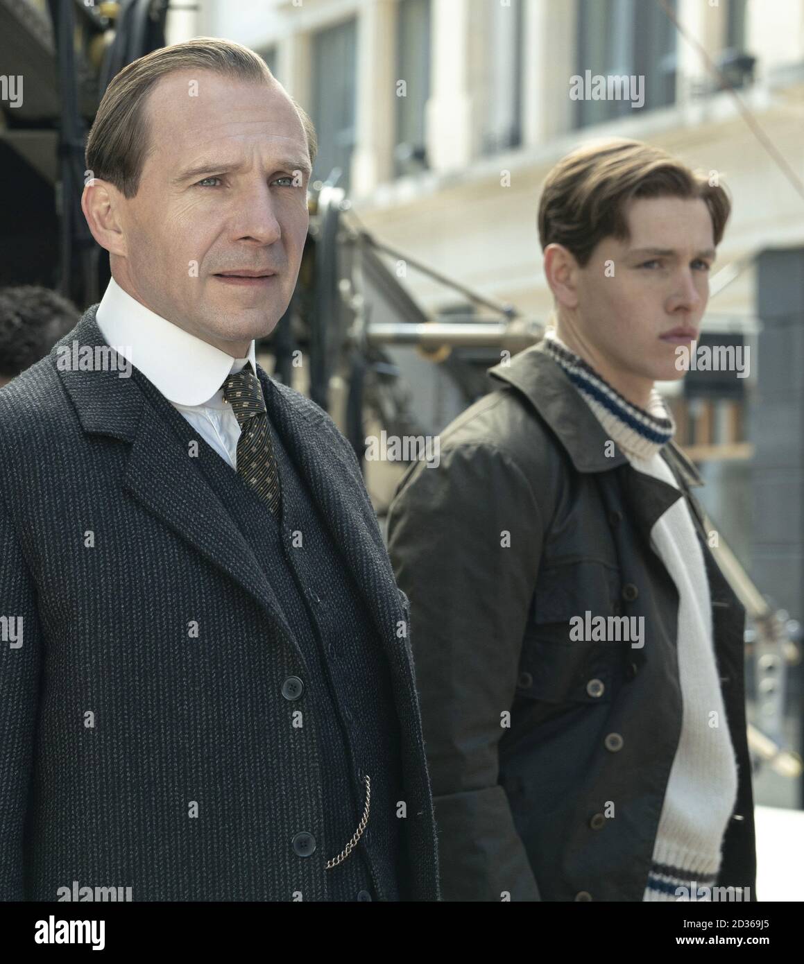 Ralph Fiennes, Harris Dickinson, 'The King's Man' (2020) Credit: Peter Mountain / 20th Century Studios / The Hollywood Archive Banque D'Images