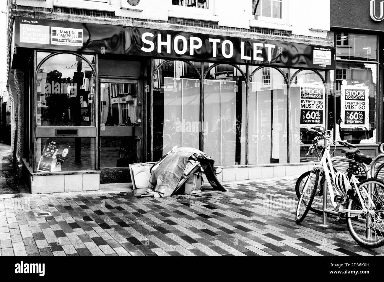 Londres Royaume-Uni octobre 06 2020, vide Shop to Let pendant COVID-19 ralentissement de l'activité financière sans personne Banque D'Images