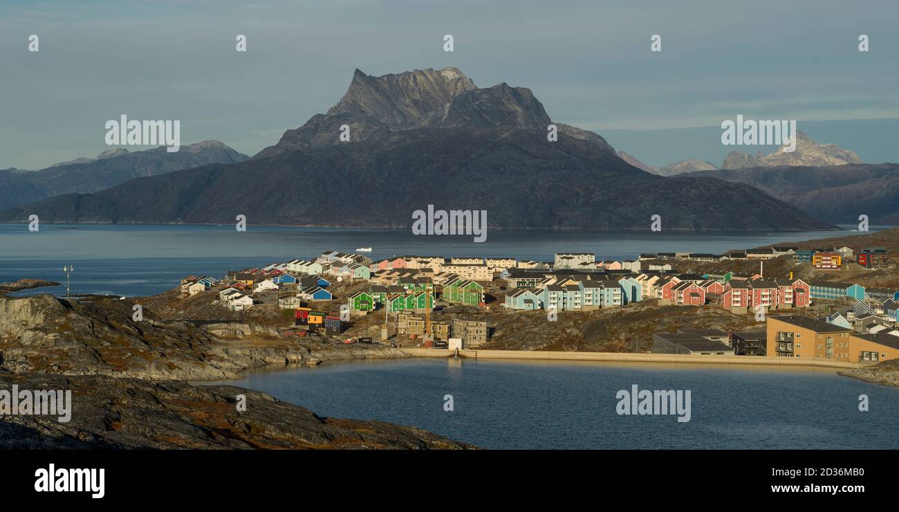 Maisons sur la côte, Nuuk, Sermersoq, Groenland Banque D'Images