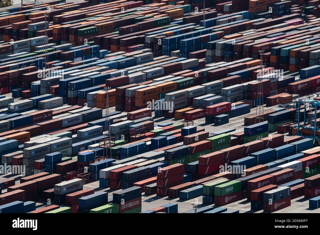Barcelone/Espagne-10/6/2020:vue aérienne conteneurs de fret dans le port de barcelone Banque D'Images