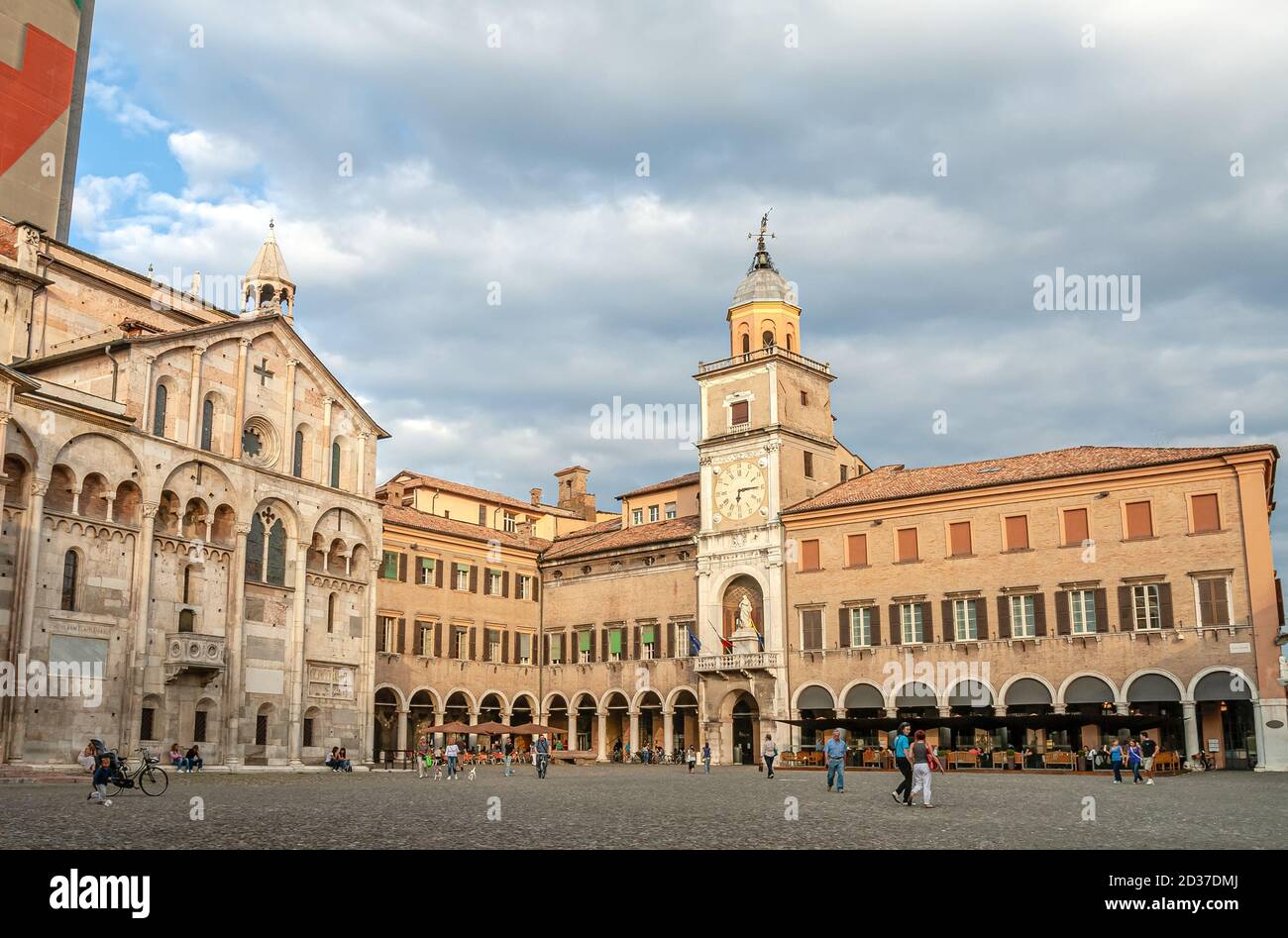 Palazzo Comunale et le Duomo à la Piazza Grande à Modène, Italie centrale. Banque D'Images