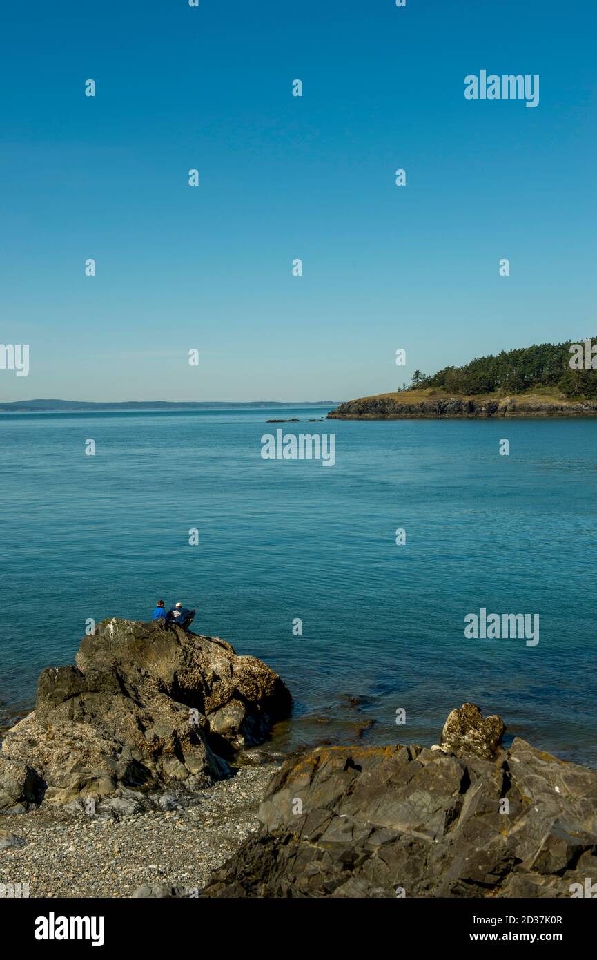 People On West Beach of Deception Pass State Park on Whidbey Island, Washington State, États-Unis. Banque D'Images